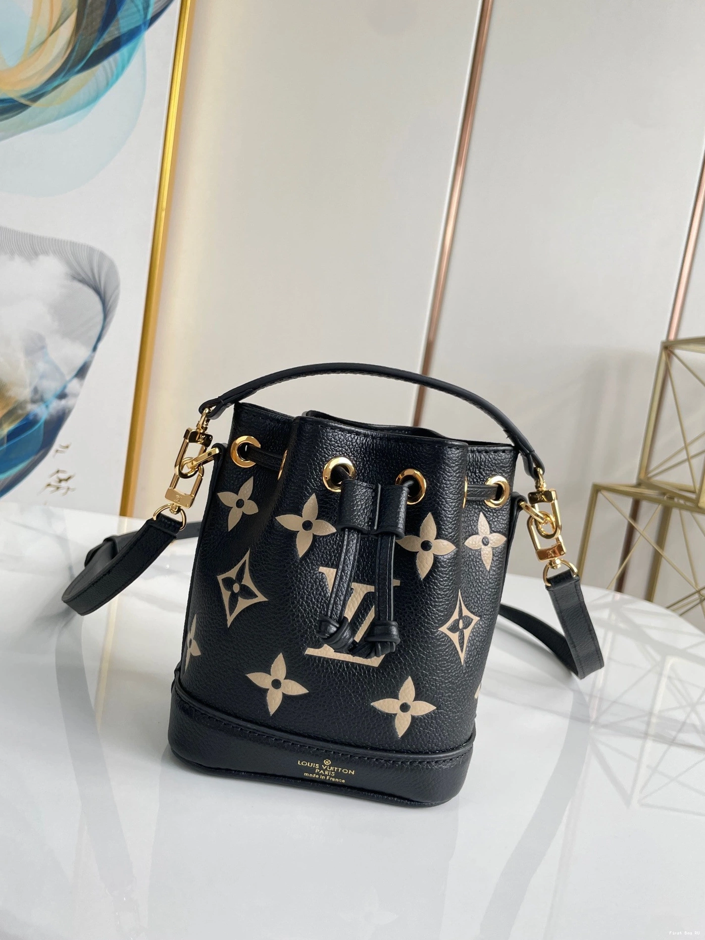 First bag VUITTON NOÉ LOUIS NANO 0724